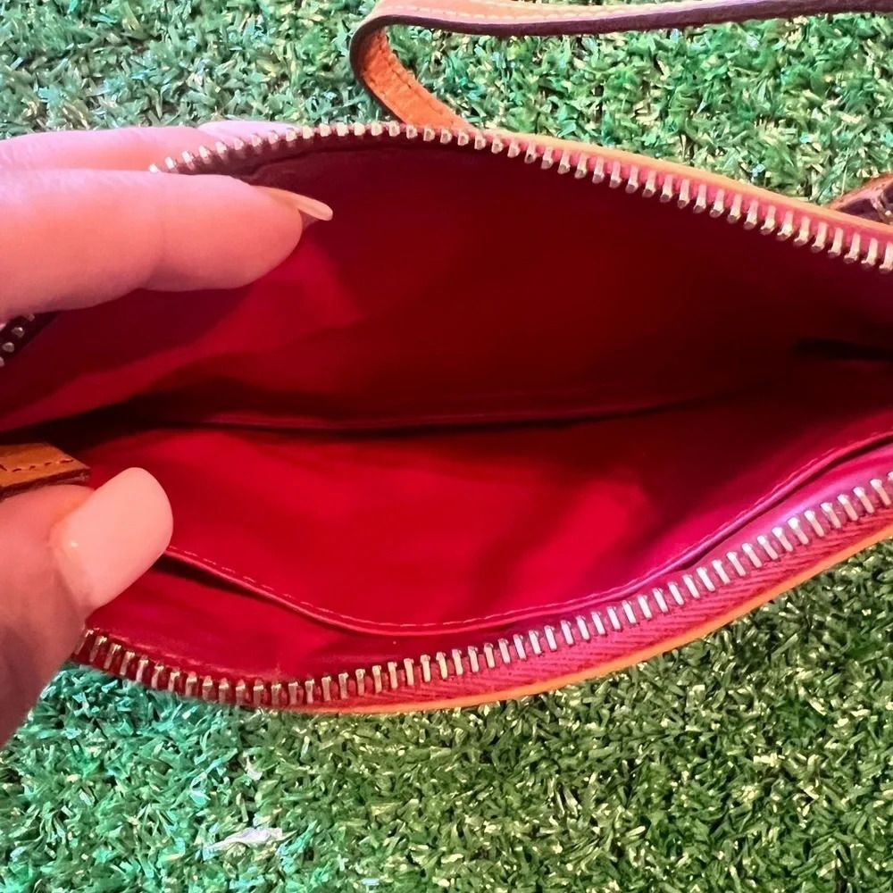 DOONEY & BOURKE vintage wristlet! - Picture 3 of 6